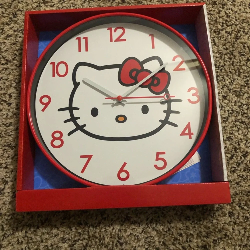 Hello Kitty Clock - Picture 1 of 1